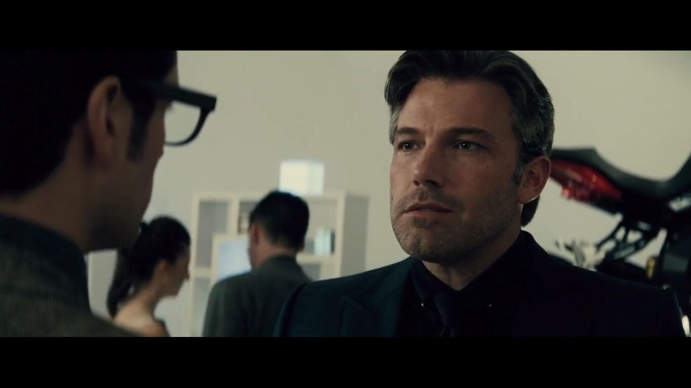 Za każdym razem, kiedy wasz bohater ściągnie kota z drzewa, wysławiacie go w kolejnym artykule o kosmicie, który - gdyby chciał - mógłby zrównać wszystko z ziemią.